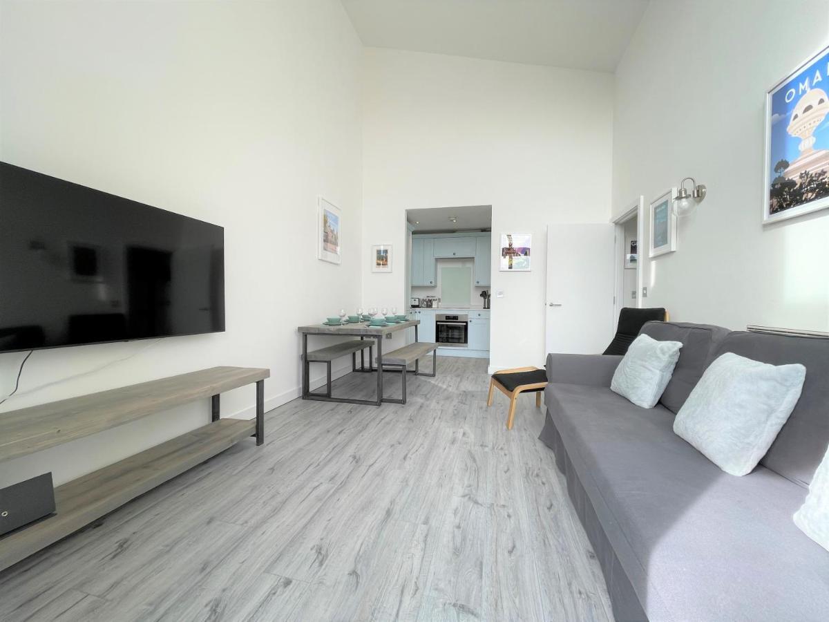 Apartment Penthouse W/ Parking